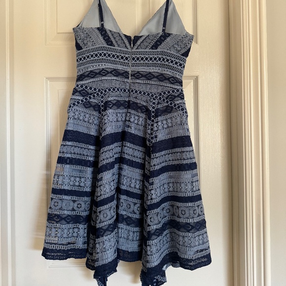Ever New Women's Linear Fit and Flare Lace Eyelet Mini Dress Size 2 Navy - Picture 2 of 11